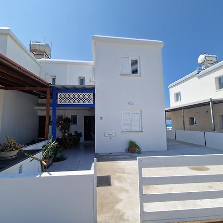 Ammos Beachfront Villa Paradise Larnaka Exterior foto