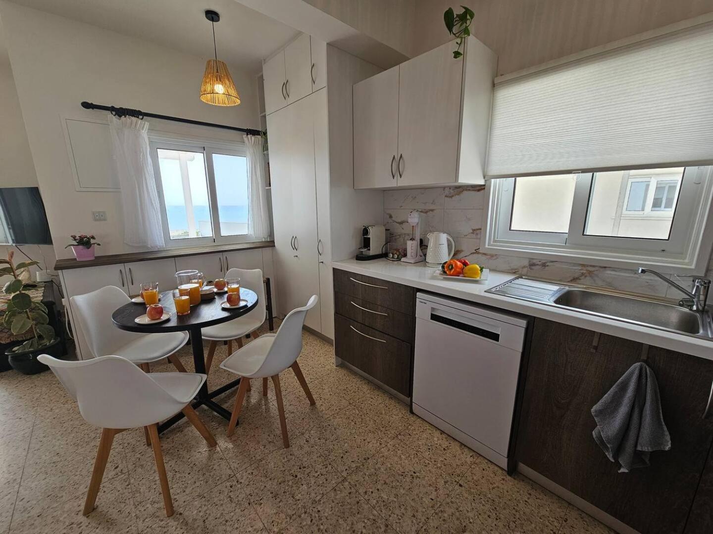 Ammos Beachfront Villa Paradise Larnaka Exterior foto