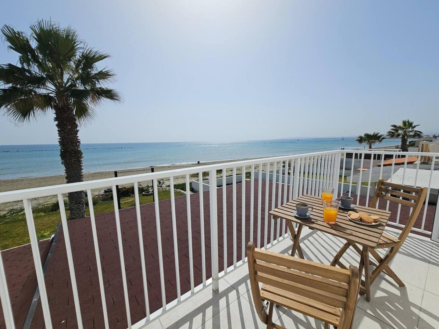Ammos Beachfront Villa Paradise Larnaka Exterior foto